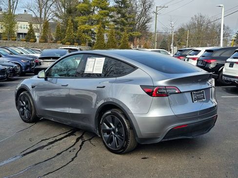 Used 2024 Tesla Model Y Long Range image 11