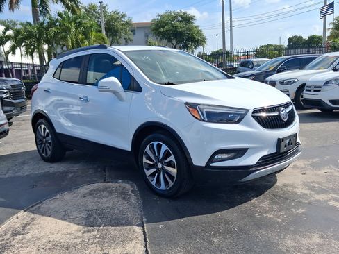 Used 2018 Buick Encore Essence FWD image 4