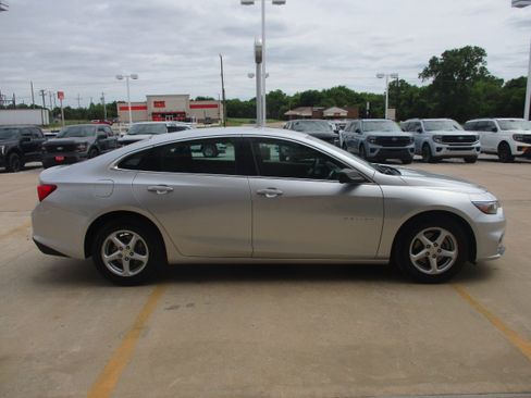 Used 2018 Chevrolet Malibu LS FWD image 8