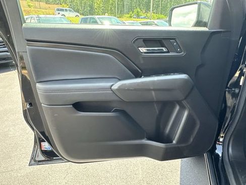 Used 2024 Chevrolet Colorado LT RWD image 21