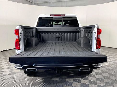 Used 2025 Chevrolet Silverado 1500 LT Trail Boss w/ Convenience Package II AWD/4WD image 36