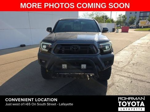 Used 2012 Toyota Tacoma 4x4 Regular Cab image 2
