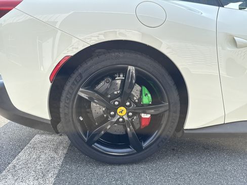 Used 2019 Ferrari Portofino RWD image 23