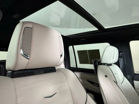 Certified 2025 Cadillac Escalade ESV Sport w/ Touring Package image 37