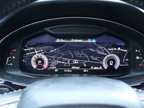 Used 2019 Audi Q8 Premium image 14