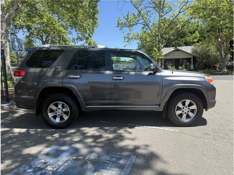 Used 2012 Toyota 4Runner SR5 AWD/4WD image 8