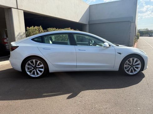 Used 2020 Tesla Model 3 Standard Range Plus RWD image 4