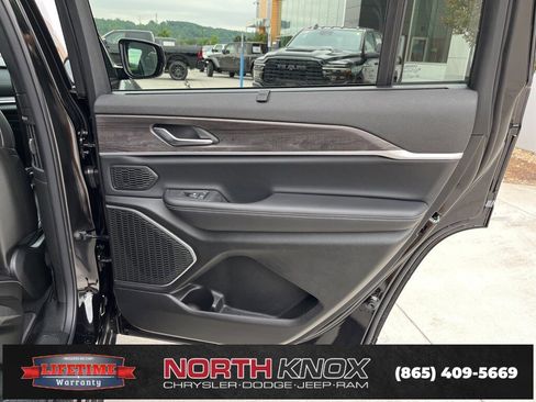 New 2025 Jeep Grand Cherokee L Limited w/ Luxury Tech Group II image 29