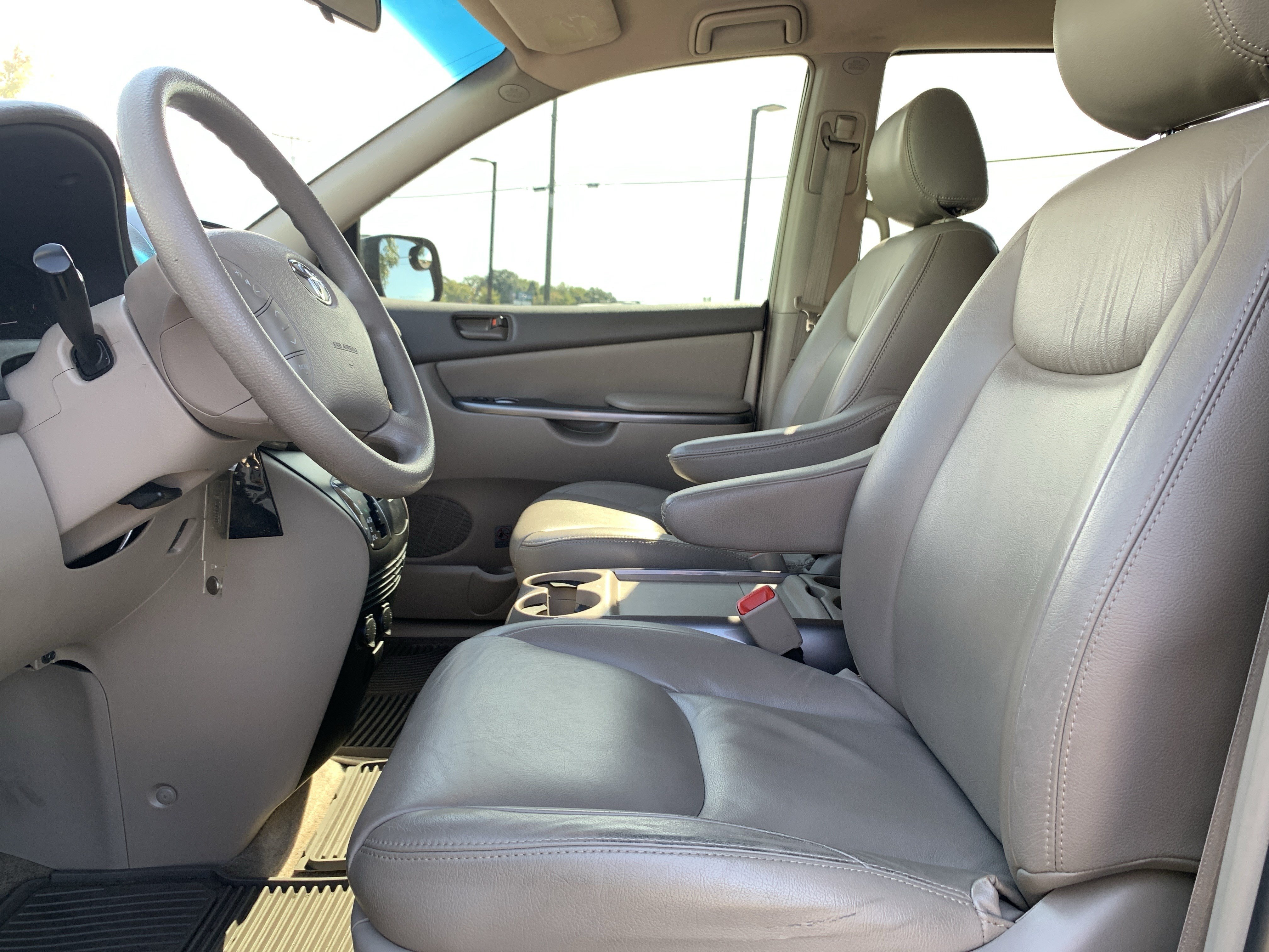 Used 2008 Toyota Sienna LE FWD image 16