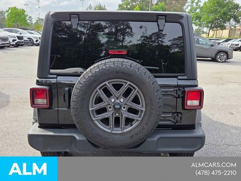 Used 2025 Jeep Wrangler Unlimited Sport AWD/4WD image 13