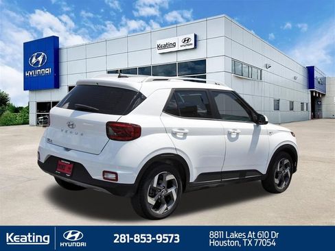 Certified 2025 Hyundai Venue SEL FWD image 5
