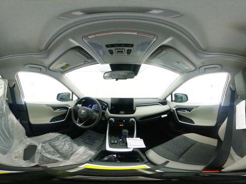 New 2025 Toyota RAV4 XLE image 33