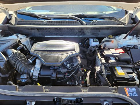 Used 2021 GMC Acadia SLT w/ LPO, Bright Accent Package image 22