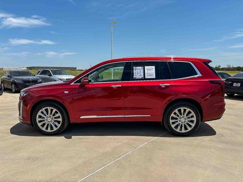 Used 2025 Cadillac XT6 Premium Luxury w/ Technology Package FWD image 6