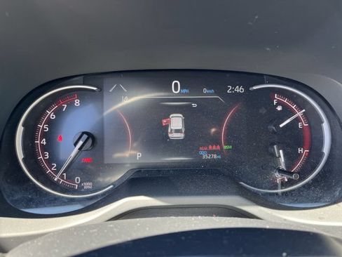 Used 2025 Toyota RAV4 XLE FWD image 12