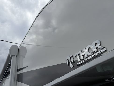 Used 2023 Ford E-450 and Econoline 450 Super Duty w/ Motorhome Prep Package image 14