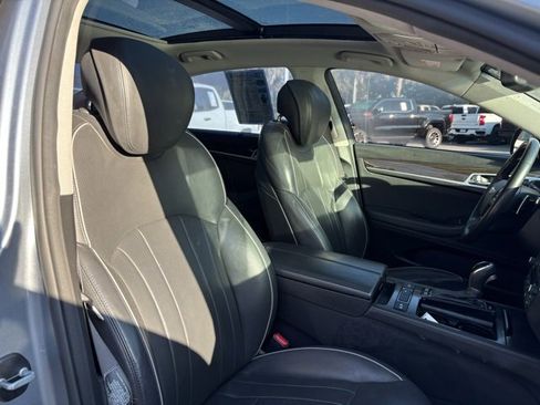 Used 2015 Hyundai Genesis 3.8 w/ Option Group 03 image 32