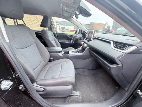 Used 2025 Toyota RAV4 XLE FWD image 11