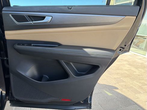 Used 2025 Volkswagen Atlas Cross Sport SE image 22