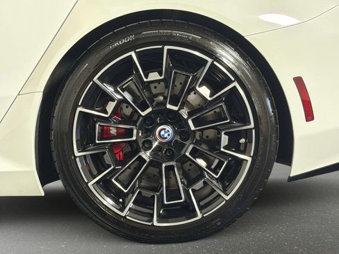 Used 2025 BMW M5 Touring AWD/4WD image 14