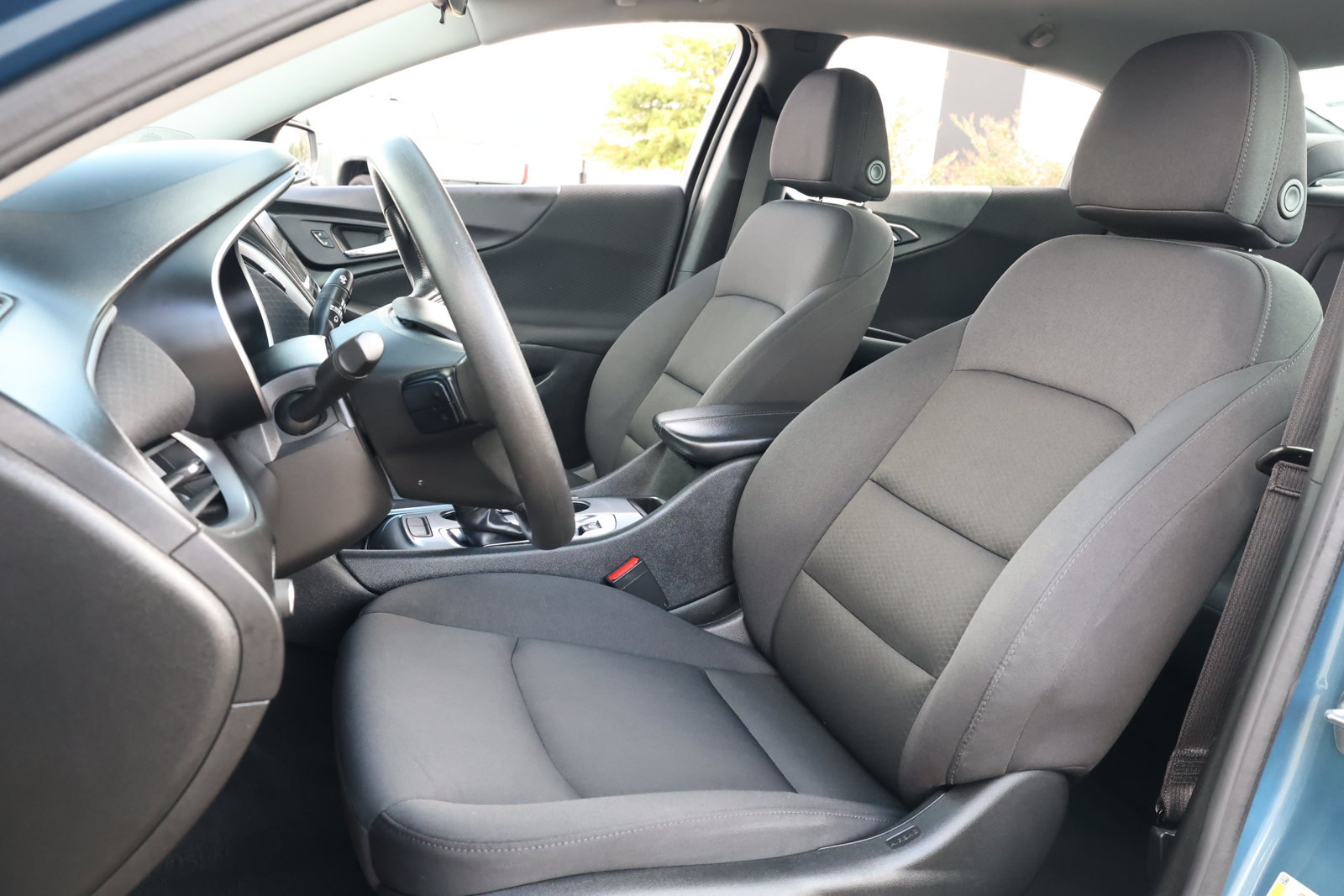 Used 2025 Chevrolet Malibu LT FWD image 27