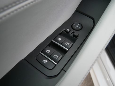 Certified 2025 BMW X6 M60i w/ Parking Assistance Package image 21