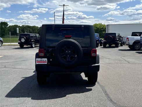 Used 2017 Jeep Wrangler Sport w/ Connectivity Group AWD/4WD image 6