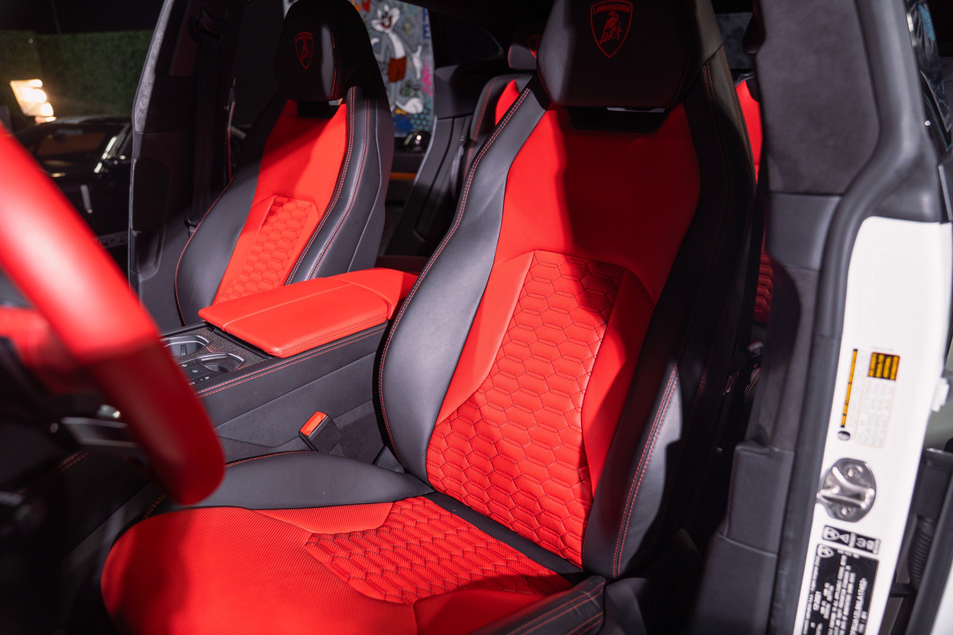 Used 2022 Lamborghini Urus AWD/4WD image 2