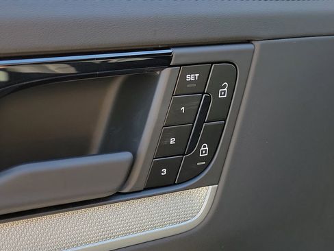 New 2026 Porsche Cayenne Coupe image 25