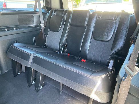 Used 2015 Chrysler Town & Country S w/ Driver Convenience Group FWD image 19