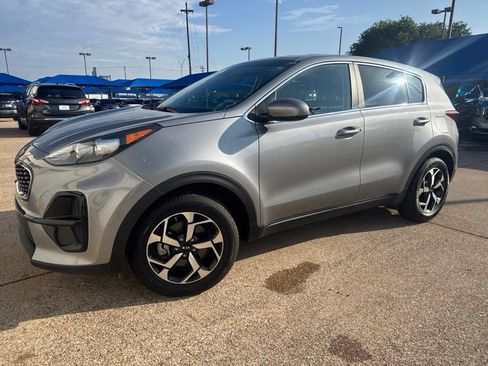 Used 2022 Kia Sportage LX FWD image 1