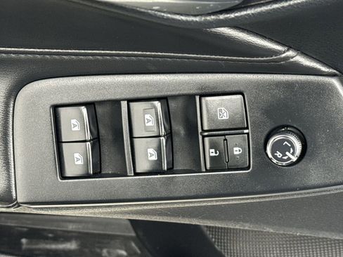 Used 2021 Toyota Avalon XLE image 18