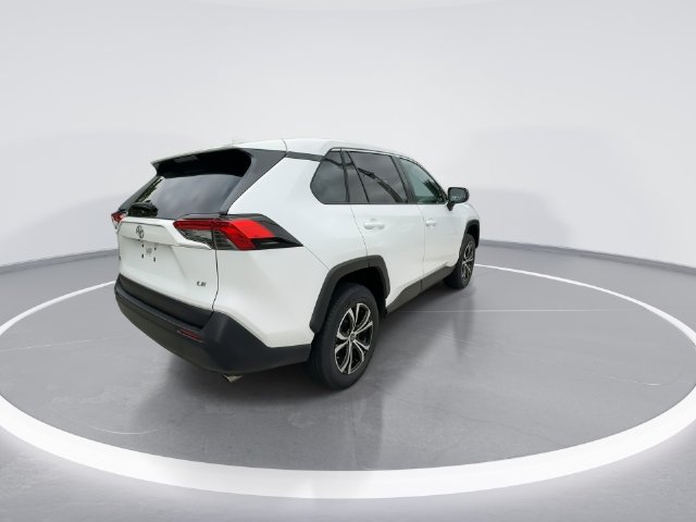 Used 2022 Toyota RAV4 LE FWD image 8
