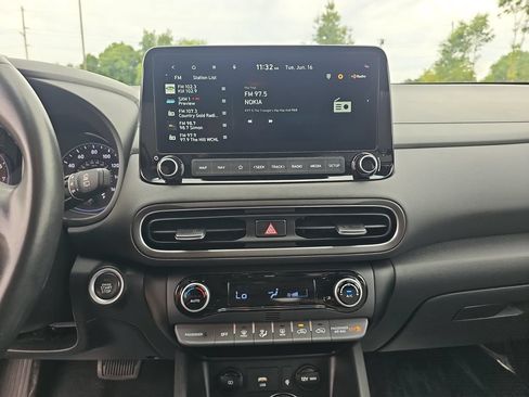 Certified 2023 Hyundai Kona SEL w/ Convenience Package AWD/4WD image 20