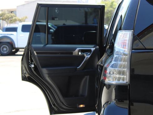 Used 2020 Lexus GX 460 Premium w/ Premium Package AWD/4WD image 14