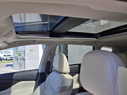 Used 2023 Nissan Murano Platinum w/ Cargo Package image 6