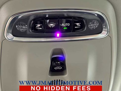 Used 2020 Volvo S60 T5 Momentum image 37