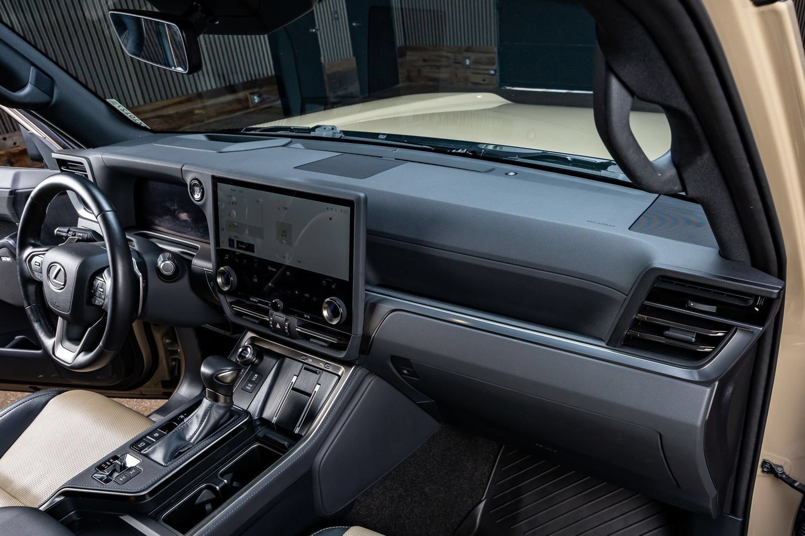 Used 2024 Lexus GX 550 AWD/4WD image 18