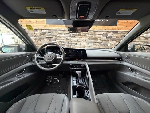 Certified 2023 Hyundai Elantra SEL w/ Convenience Package image 16