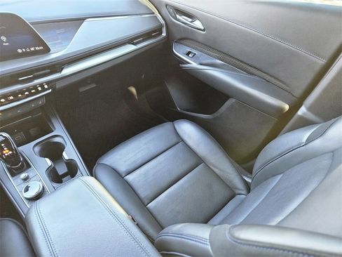 Used 2024 Cadillac XT4 Sport image 12