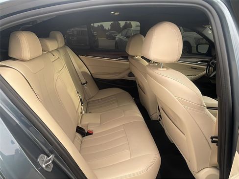 Used 2022 BMW 540i w/ M Sport Package image 16