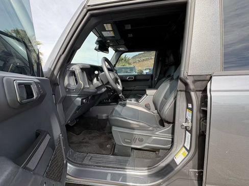 Used 2025 Ford Bronco Badlands image 9