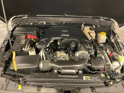 Used 2020 Jeep Gladiator Sport w/ Quick Order Package 24S image 13