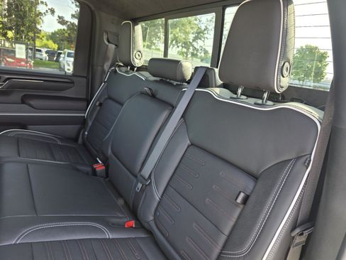 Used 2025 GMC Sierra 2500 AT4X AWD/4WD image 17