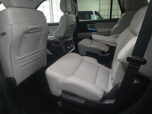 Certified 2025 Ford Expedition Platinum w/ Driver's Package AWD/4WD image 14