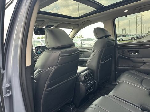Used 2025 Honda Pilot Elite image 21