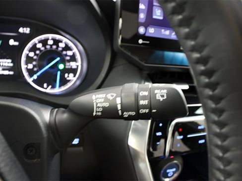 Used 2021 Toyota Venza XLE image 21