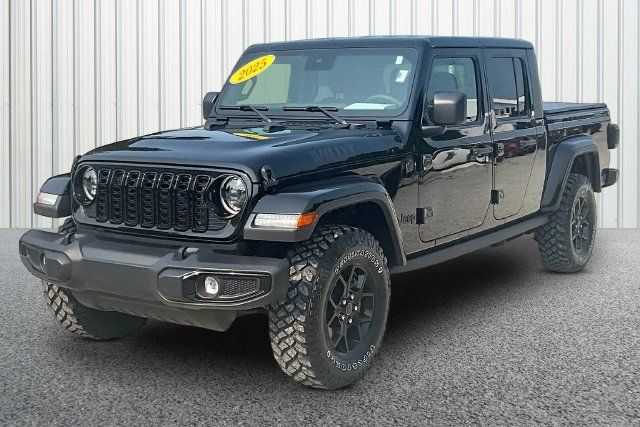 Used 2025 Jeep Gladiator Sport AWD/4WD image 2