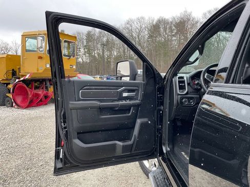 Used 2024 RAM 2500 Big Horn w/ Bed Utility Group image 24