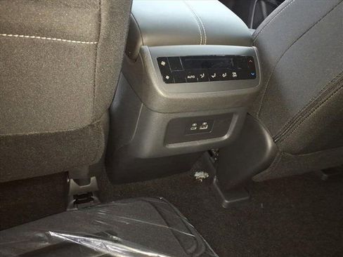 New 2025 Nissan Pathfinder SV image 28